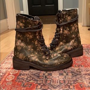 NWOT Free people floral Santa Fe boot